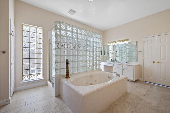 2510 Pebble Stream Ct, House other with 4 bedrooms, 4 bathrooms and 3 parking in Kingwood TX | Image 20