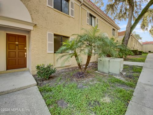 145-5811 Atlantic Boulevard, Jacksonville, FL, 32207 | Card Image