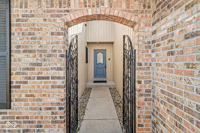 8433 Quail Hollow Rd, Condo with 3 bedrooms, 3 bathrooms and null parking in Indianapolis IN | Image 4