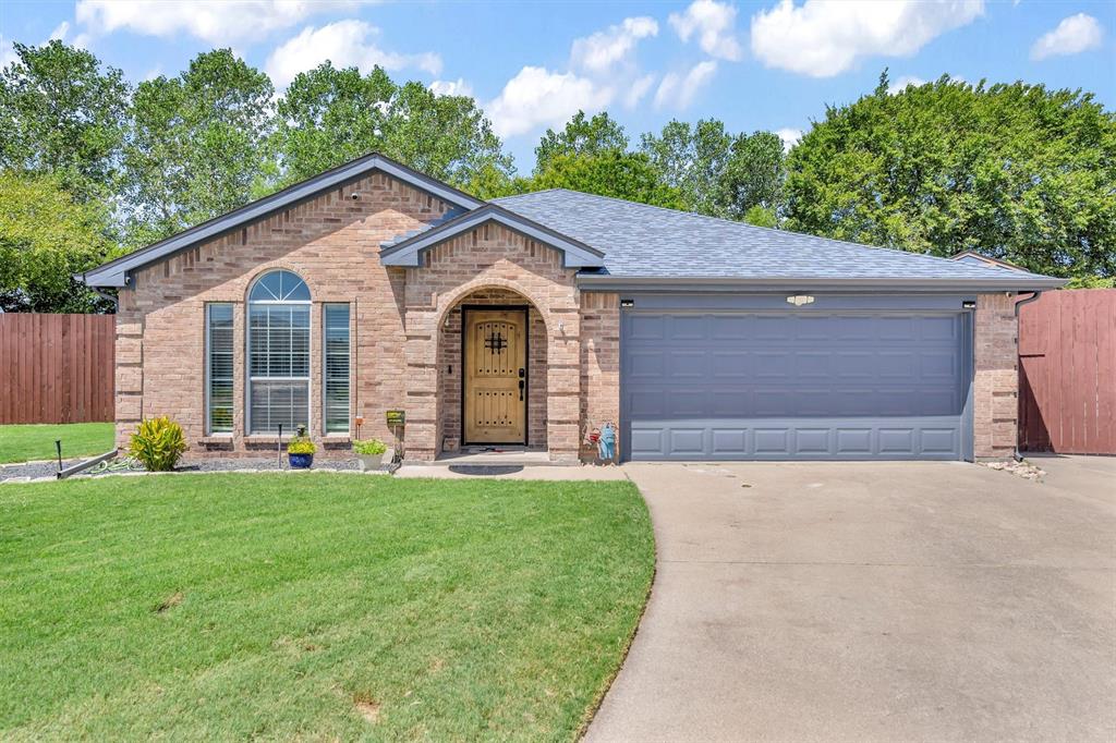 Comfort Ct, Waxahachie, TX 75165