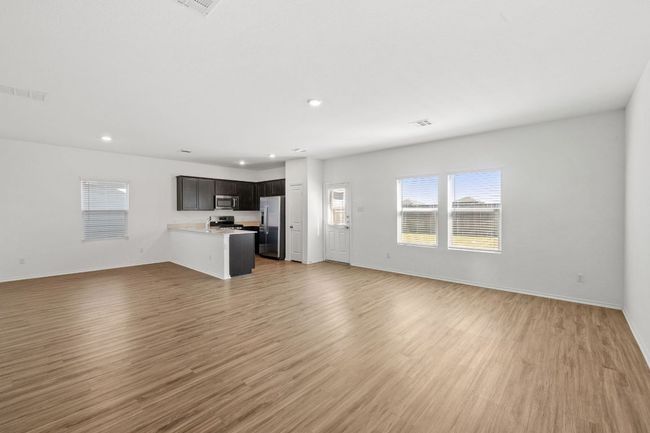 141 Mica Trl, House other with 4 bedrooms, 3 bathrooms and 4 parking in Maxwell TX | Image 6