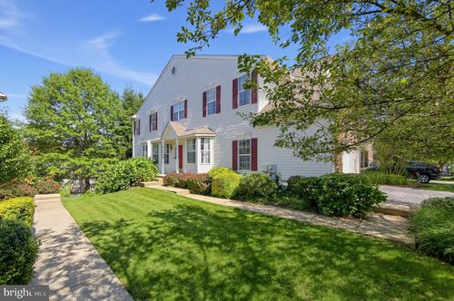 135 Fringetree Dr, WEST CHESTER, PA, 19380-7335 | Card Image