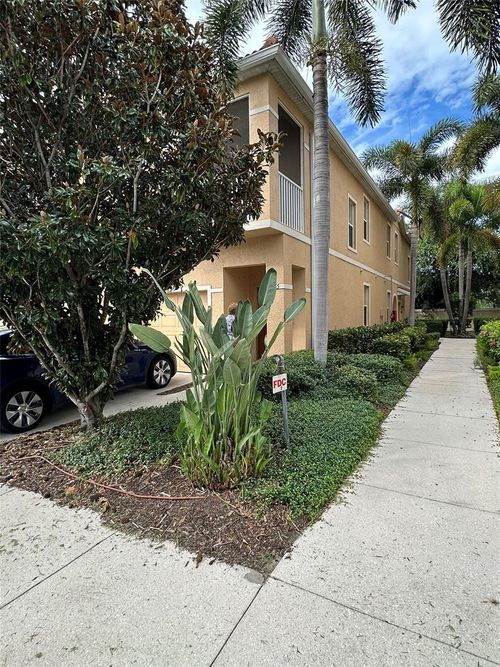 2-203-3815 Parkridge Cir, SARASOTA, FL, 34243-1457 | Card Image