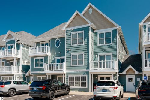 11-100 Hope St, Traverse City, MI, 49686-2515 | Card Image