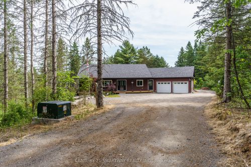 96 Main St, Burk's Falls, ON, P0A1C0 | Card Image