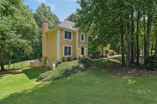 1112 Montclair Dr, Peachtree City, GA, 30269-1875 | Card Image