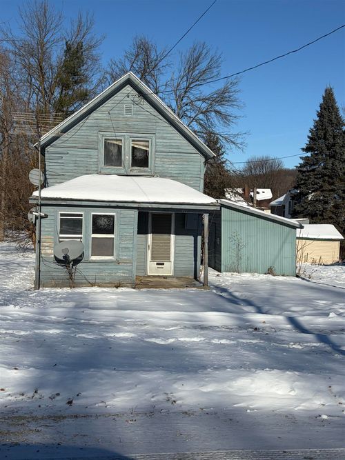 411 E Clark St, Fayette, IA, 52142-7619 | Card Image