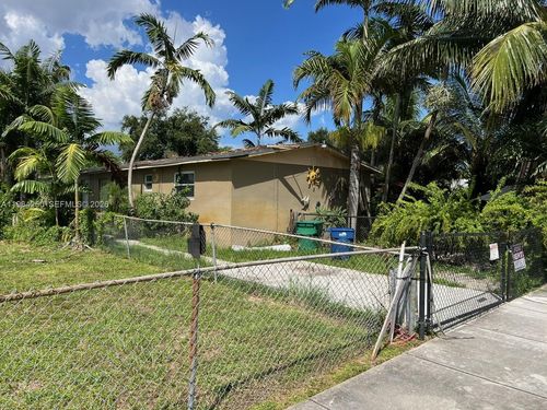 3921 Nw 164th St, Miami Gardens, FL, 33054-6216 | Card Image