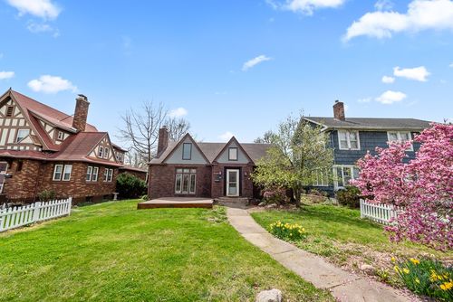 160 E Alta Vista Ave, Ottumwa, IA, 52501-1411 | Card Image