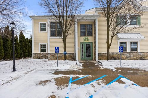 apt-102-5537 Beavercrest Dr, Lorain, OH, 44053-1705 | Card Image