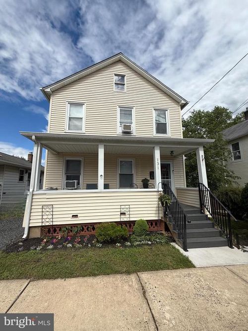 131 S 7th Ave, Manville, NJ, 08835-1709 | Card Image