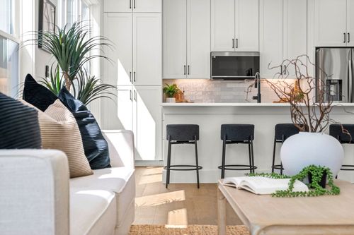 2-1407 Cedar Ave, Austin, TX, 78702-1837 | Card Image