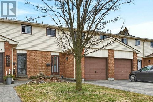 4-1350 Limeridge Road E, Hamilton (Trenholme), ON, L8W1L6 | Card Image