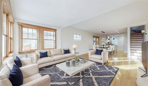 70 Manse St, Forest Hills, NY, 11375-5851 | Card Image