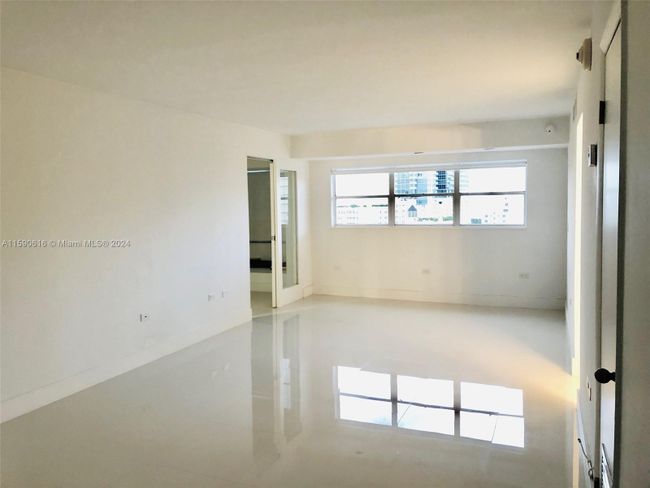 11D - 1881 Washington Ave, Condo with 2 bedrooms, 2 bathrooms and null parking in Miami Beach FL | Image 5