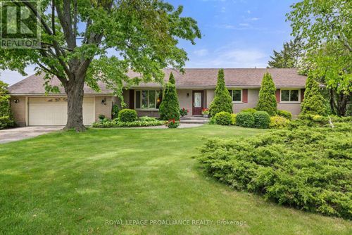 3286 County Rd 3 Road, Prince Edward County (Ameliasburg Ward), ON, K0K1L0 | Card Image