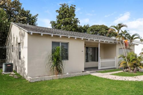 506 58th St, West Palm Beach, FL, 33407-2520 | Card Image