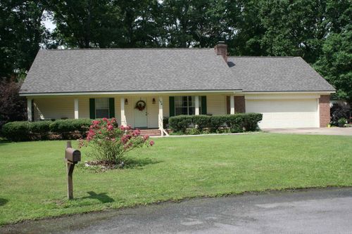 104 Magnolia Cir, Crossett, AR, 71635-4162 | Card Image
