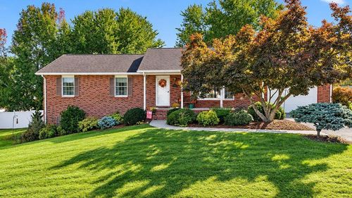94 Valley View Ave, MOUNT SIDNEY, VA, 24467 | Card Image