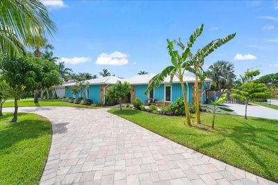 558 W Amherst Circle, House other with 4 bedrooms, 2 bathrooms and null parking in Satellite Beach FL | Image 1