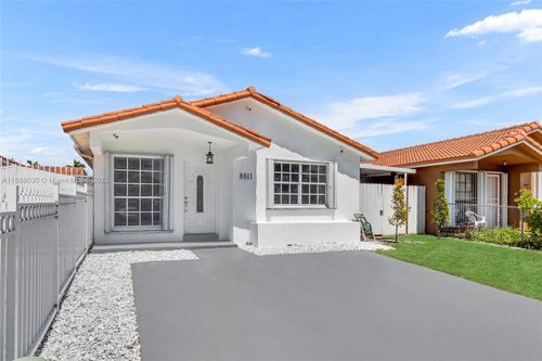 8811 Nw 112th Ter, Hialeah Gardens, FL, 33018-4533 | Card Image
