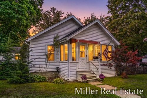 602 Clinton St, Hastings, MI, 49058-2412 | Card Image