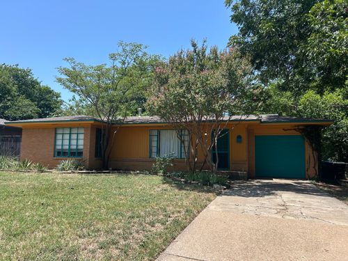 4720 Lowell Ln, Fort Worth, TX, 76133-1214 | Card Image
