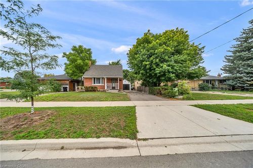 478 Greenfield Ave, Kitchener, ON, N2C1G1 | Card Image