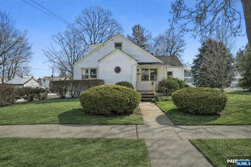 649 8th St, Carlstadt, NJ, 07072-1701 | Card Image