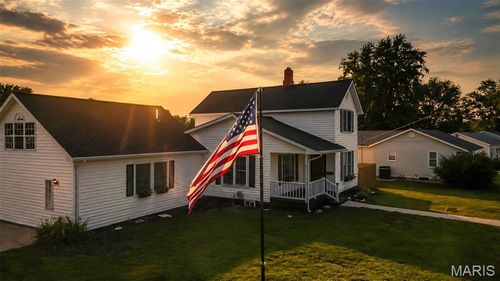 308 Hill St, Jerseyville, IL, 62052-1423 | Card Image