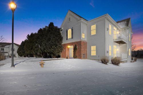 2030 Rainbow Lake Ln, West Bend, WI, 53090-2906 | Card Image