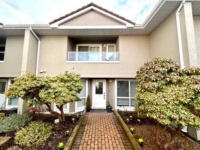 3 - 15875 Marine Drive, Townhouse with 3 bedrooms, 2 bathrooms and 2 parking in White Rock BC | Image 2