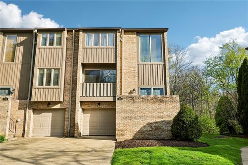 324 Central Dr, Cranberry Twp, PA, 16066-4409 | Card Image