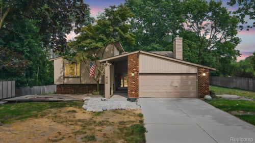 5609 Culpepper Dr, West Bloomfield, MI, 48322-1515 | Card Image