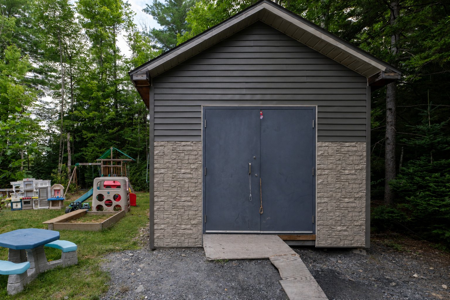 Residential in Saint-Denis-de-Brompton 5