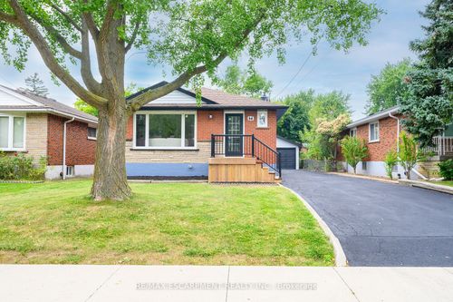 64 Viceroy Crt, Hamilton, ON, L9A3Y4 | Card Image