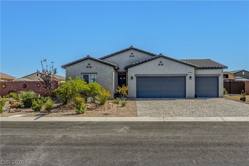 73 Hawk Ave, Pahrump, NV, 89060-4243 | Card Image