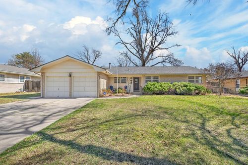 1022 N Stratford Ln, Wichita, KS, 67206-1348 | Card Image
