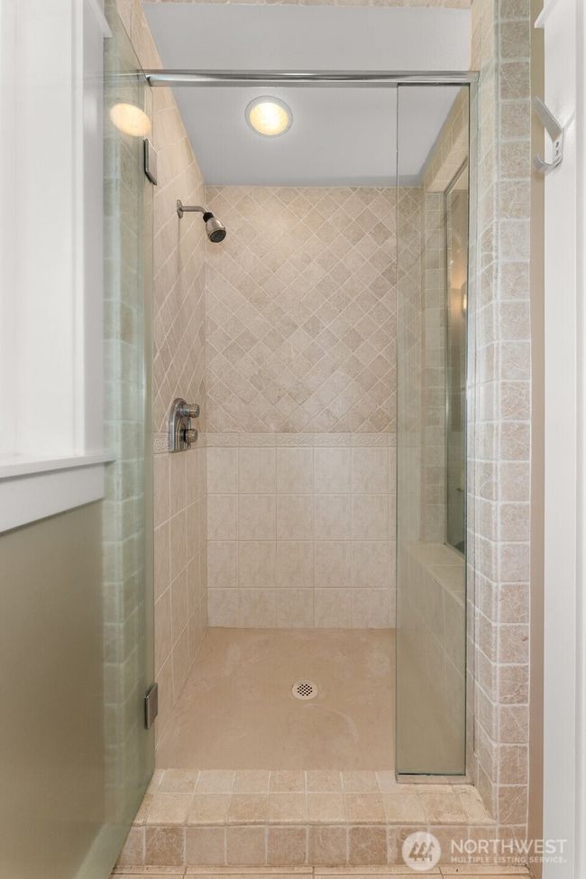 9811 Glacis Dr Ne, House other with 2 bedrooms, 3 bathrooms and 2 parking in Olympia WA | Image 15