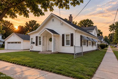 221 W Stoddard St, Charlotte, MI, 48813-1435 | Card Image