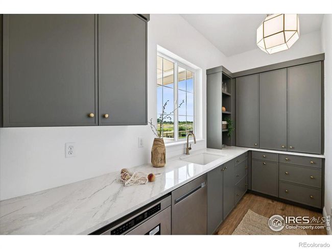 Pantry | Image 11
