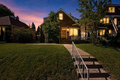 6431 W Girard Avenue, Milwaukee, WI, 53210 | Card Image