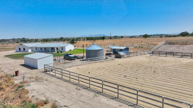 29492 Farmway Rd, House other with 4 bedrooms, 2 bathrooms and 5 parking in Caldwell ID | Image 6