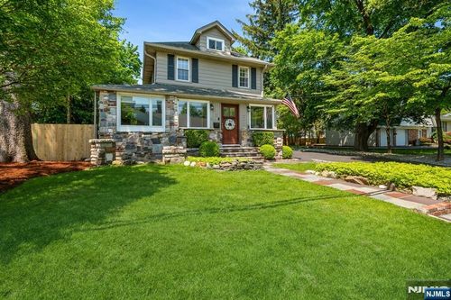 8 Spring St, Harrington Park, NJ, 07640-1511 | Card Image