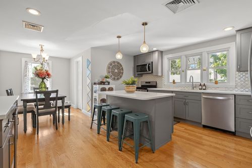 2-84 West St, Quincy, MA, 02169-6474 | Card Image