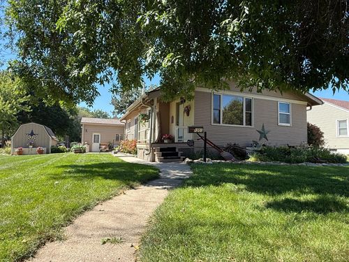 1203 Mcmillan St, Worthington, MN, 56187-1643 | Card Image