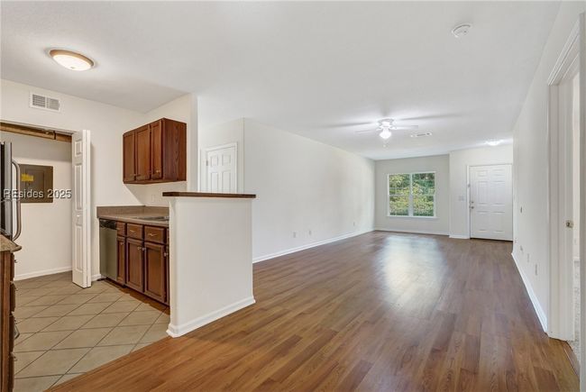 APT-1211 - 897 Fording Island Rd, Condo with 2 bedrooms, 2 bathrooms and null parking in Bluffton SC | Image 6