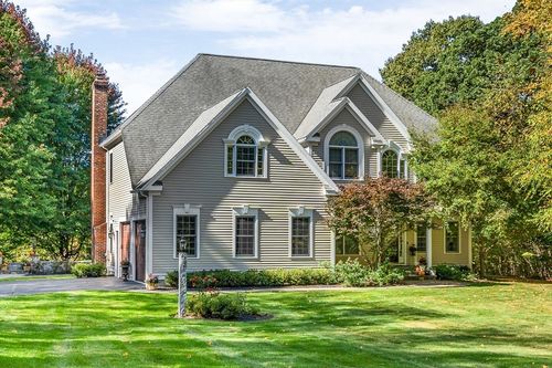14 Glen Rd, Hopkinton, MA, 01748-2345 | Card Image