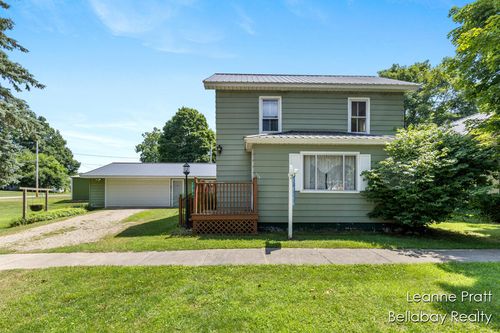 136 Race St, Freeport, MI, 49325-9641 | Card Image