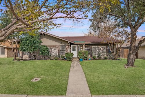 1365 Forestglen Dr, Lewisville, TX, 75067-3317 | Card Image